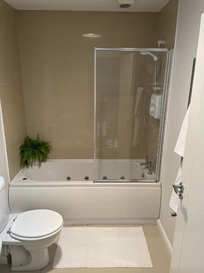 Private Double Room & Bathroom Naas Ngoại thất bức ảnh